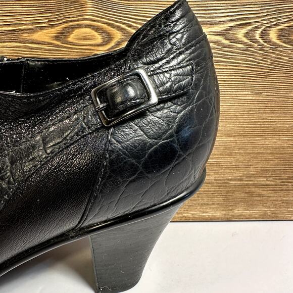 Clarks Bendables Heeled Ankle Booties Sz 10M Leather Career Comfort Shoes Dressy - Picture 6 of 11